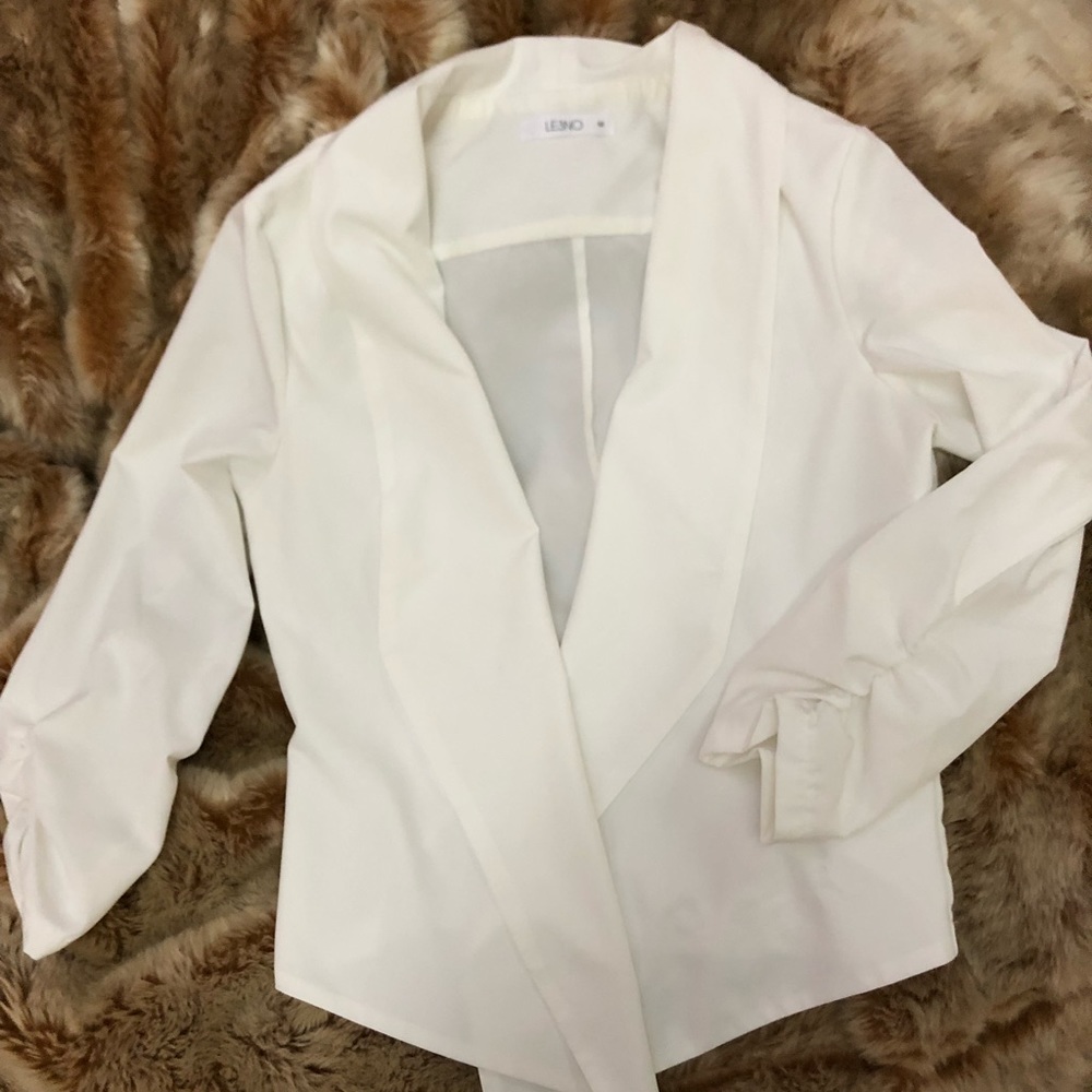 Collarless blazer